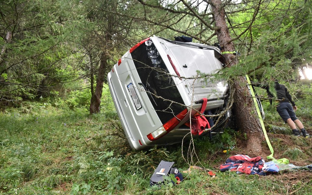 12859A28 3A5C 4D92 B402 751835AC8A86 E9fa5