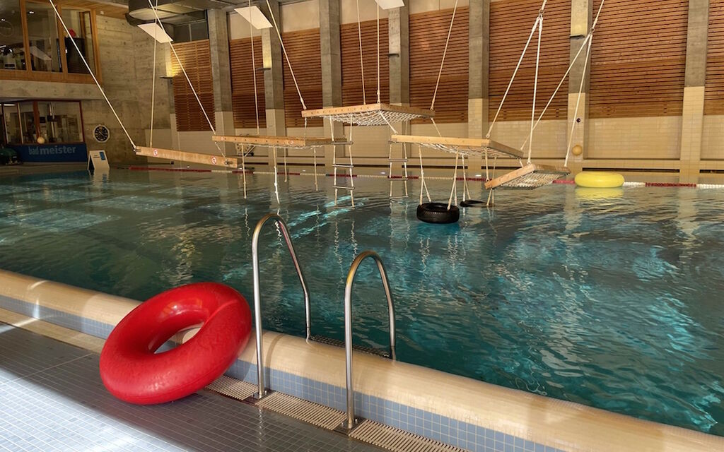 2025 2 16 Badeunfall Davos Hallenbad Kind 12 J  W 1200  H 0 E2a3f