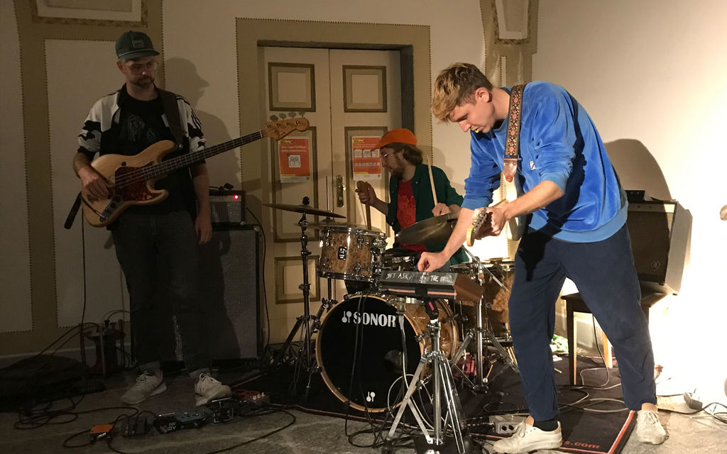 586744EE 2934 4286 B738 1A35893CC4FC 4d6b3