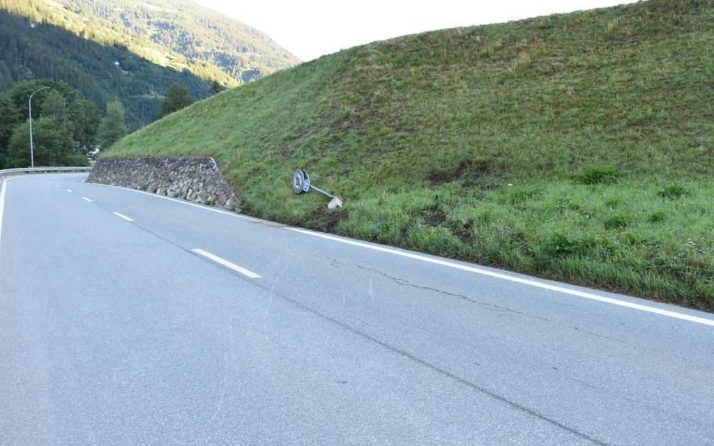 A135E61C 06AC 46B4 B819 6D8E3AF86304 93f6a