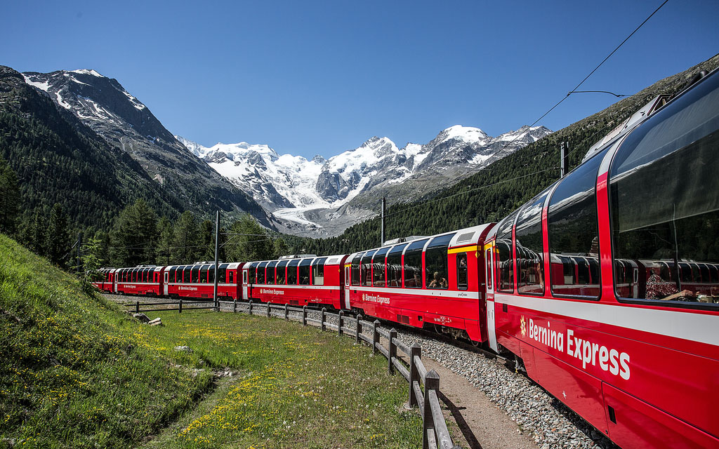 Bernina Express Mit Morteratschgletscher 821cf