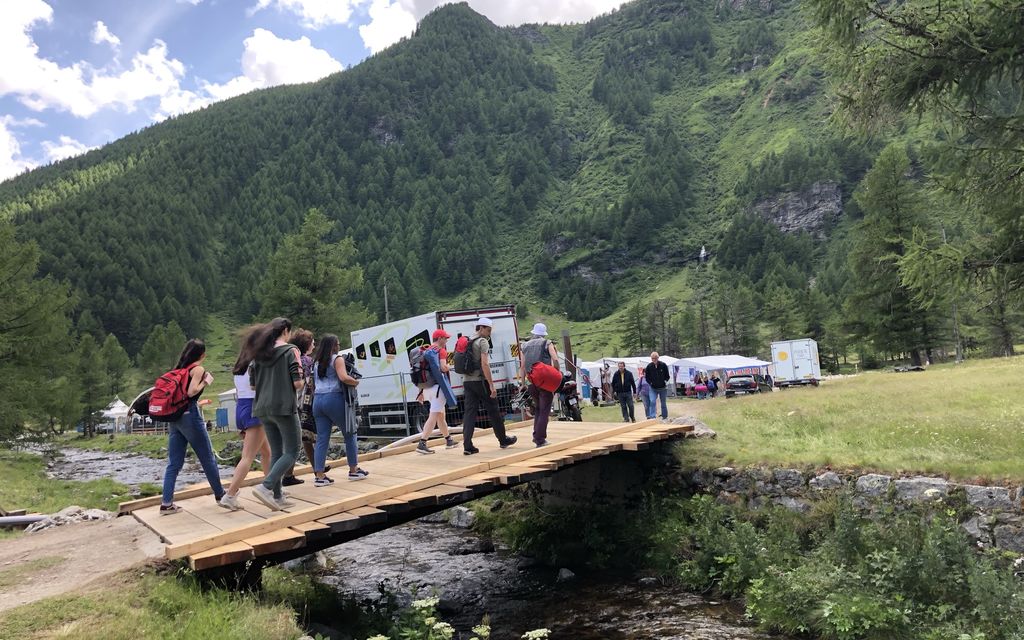 C85D3A4B FB8F 4A24 A124 677E1879F8CF 7590c