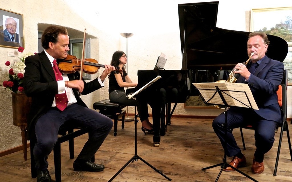 Console Harmonic 2019 6851 3fd94