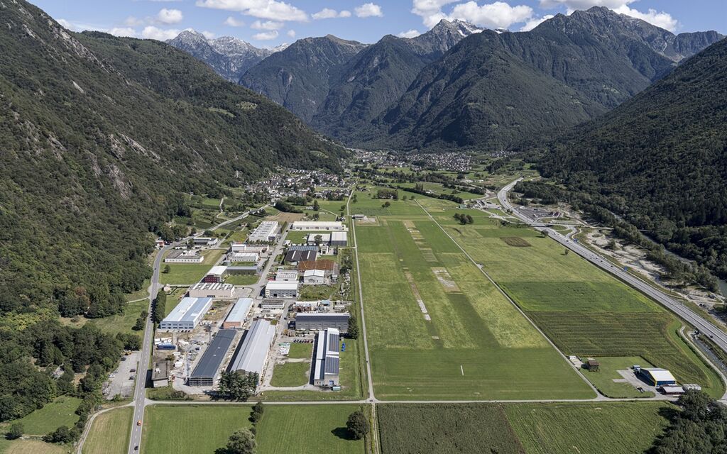 Foto 1 San Vittore Industriegebiet Heliport  W 1200  H 0 7455b