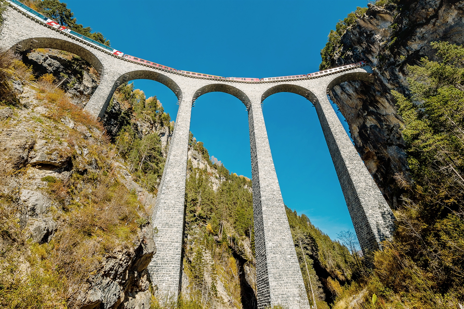 Foto Landwasserwelt Graubünden  W 1600  H 0 A7039