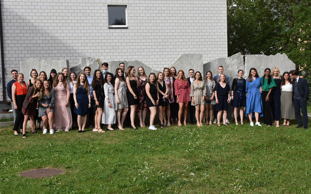 HFT Absolvierende 2021 31565