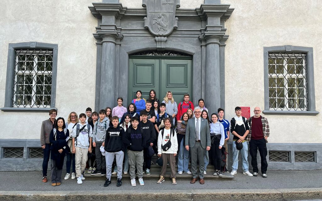  Le Classi Della Scuola Di Stampa Che Questa Settimana Hanno Visitato Il Gran Consiglio E La Sede Del Governo 311b4