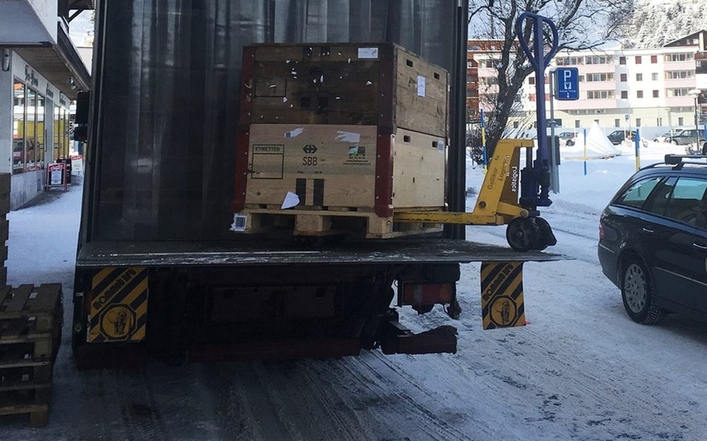 2018 11 28 Arosa Sturz Hebebühne  W 1200  H 0 41fa8