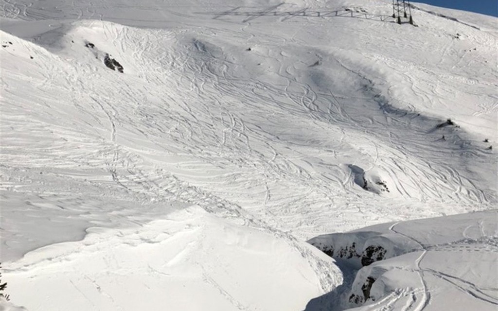 2019 012 05 LAAX  W 1200  H 0 30611