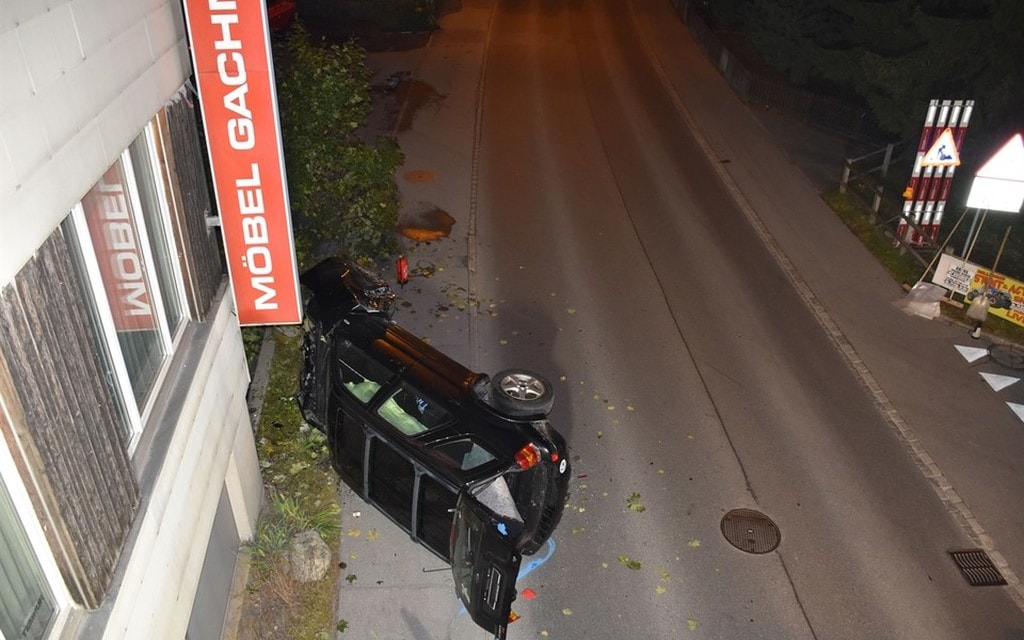 201909281  W 1200  H 0 D82b6