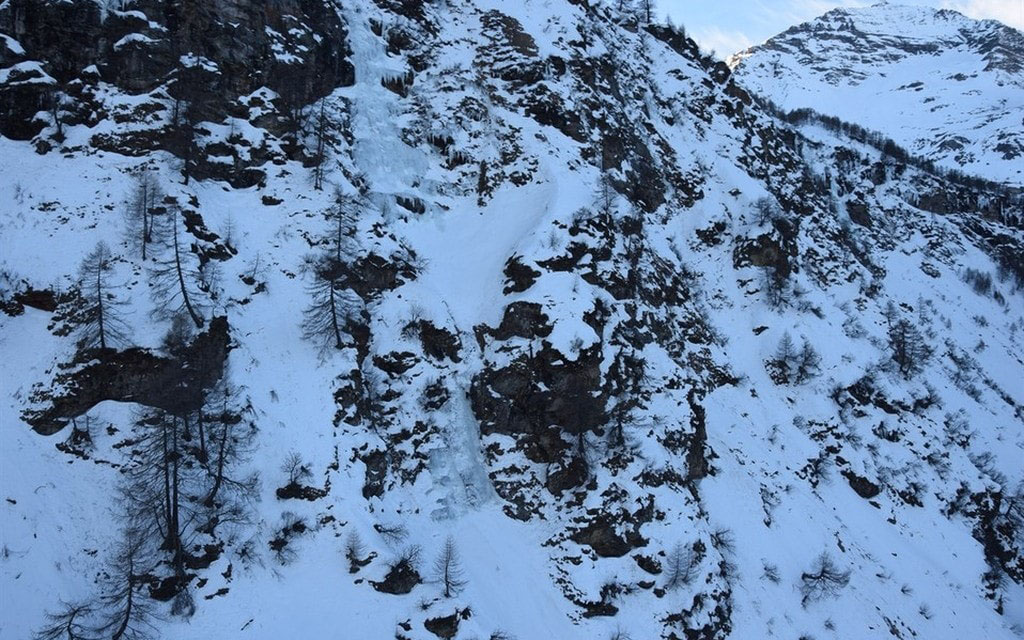 2020 01 13 Poschiavo Eiskletterer  W 1200  H 0 F24a2