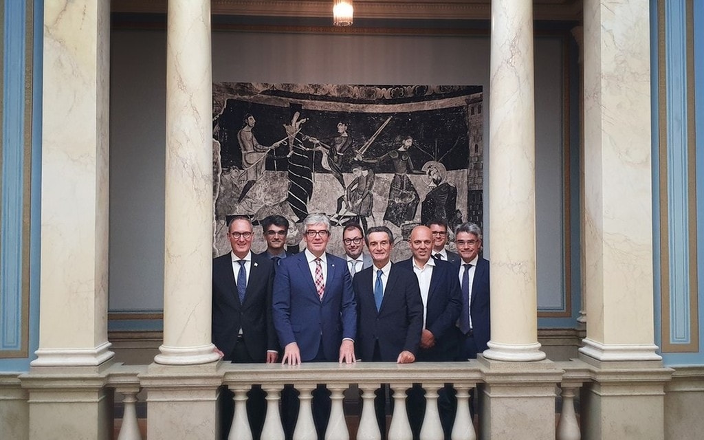 Besuch Regierung Lombardei  W 1200  H 0 32113