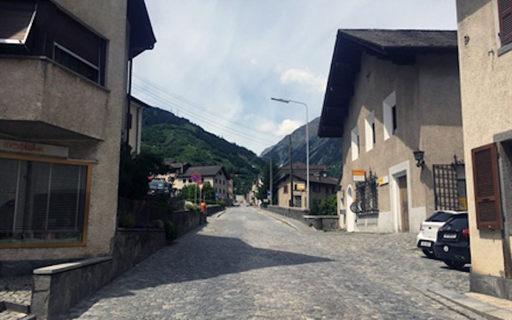 Foto 2 Instandsetzung Italienische Strasse Mesocco  W 440  H 0 Eb170