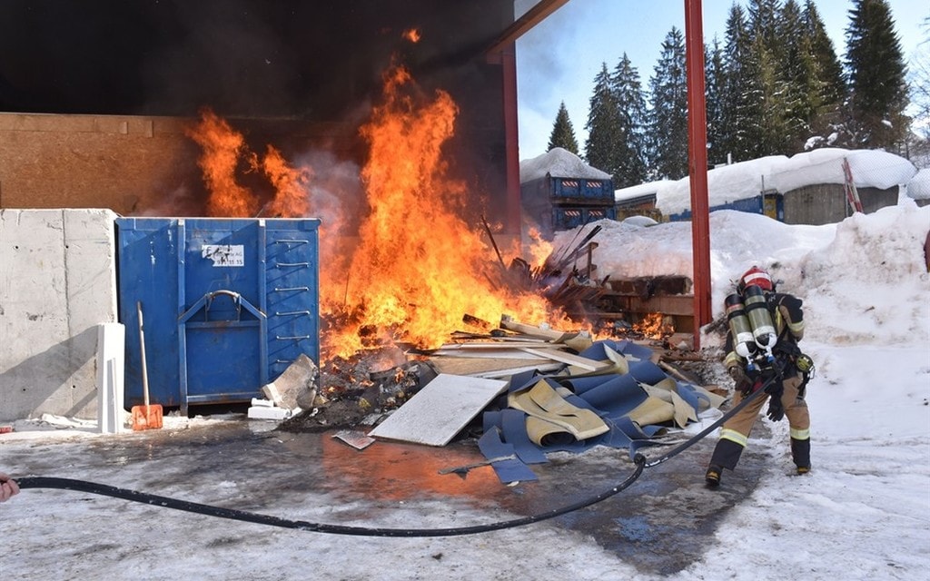 Incendio Flims 47583