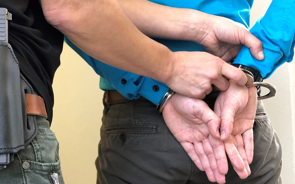 Polizia Arresto F86ce