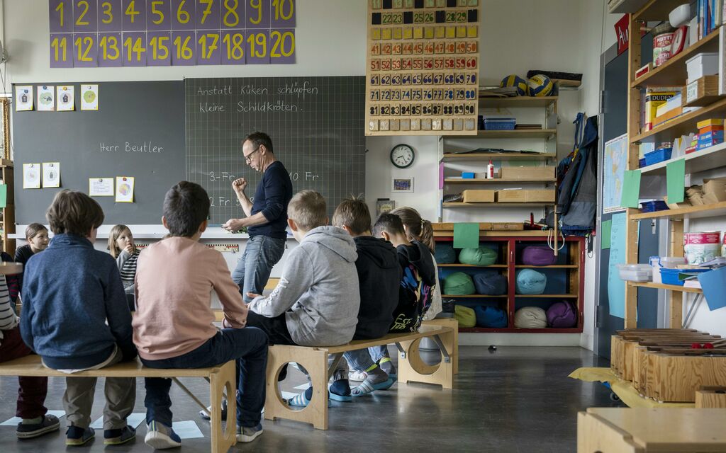 SCHWEIZ PRIMARSCHULE BEWEGTES Jpg 25b1e
