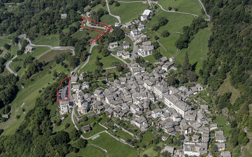 Soglio Bregaglia Parkhaus Clüs Soglio  W 1600  H 0 3bd11