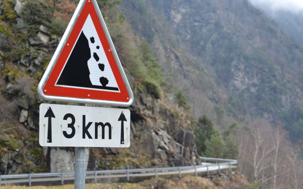 Viano Strada Cartello S45 20250213 20250213135608034194158159026.HR A0d38