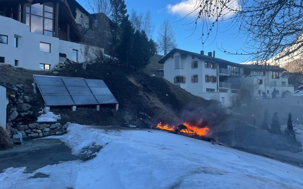 Aereo Lapunt Caduto 58159026.HR D91b9