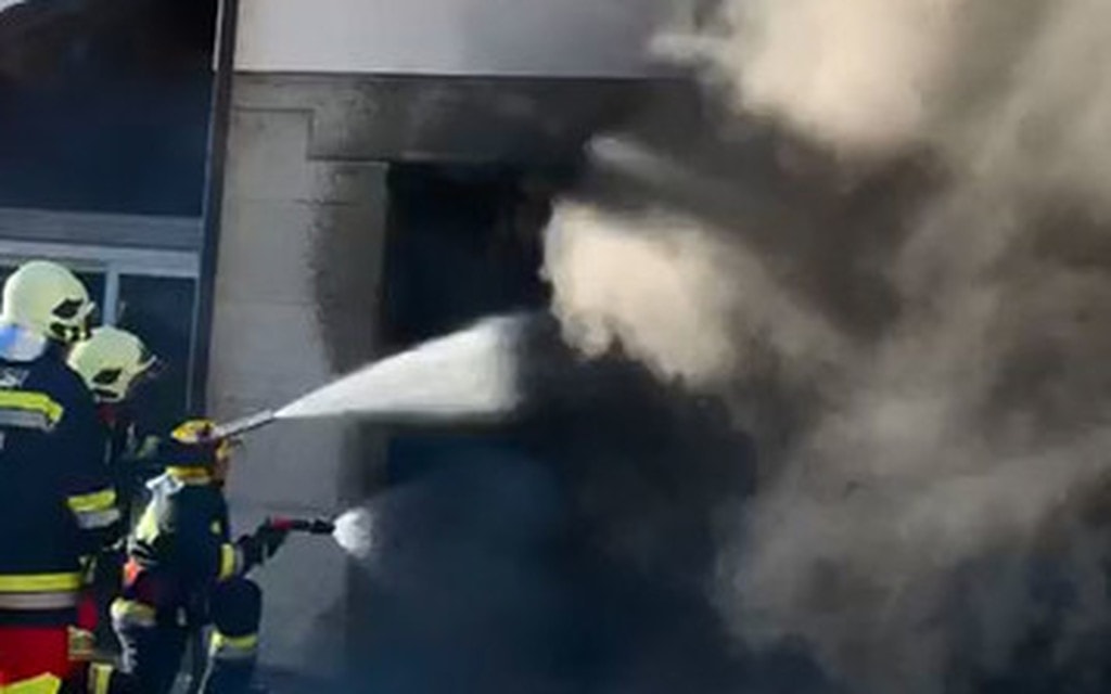 Campocologno Garage Fumo 722d4