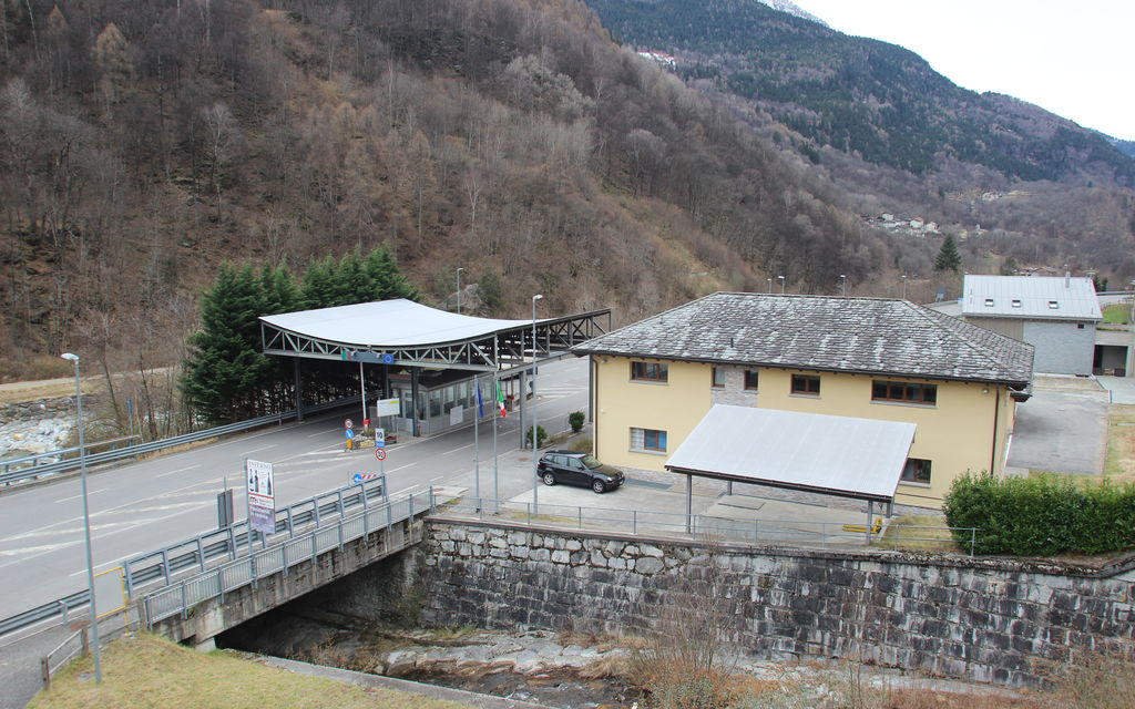 Dogana Villa Di Chiavenna E77dd
