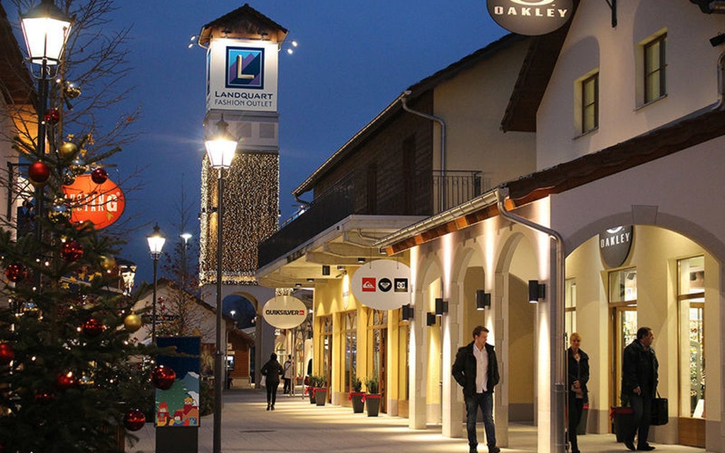 Fashion Outlet Landquart Weihnachten Front Large 4582f