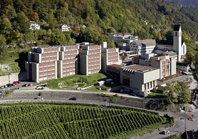 Kantonschule Aussen  006  W 650  H 0 C604f