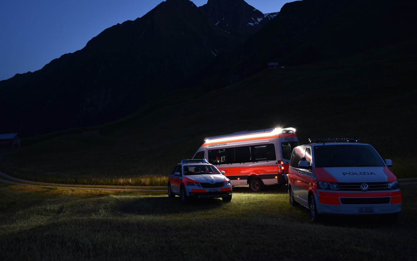 Mezzi Soccorso Ambulanza Polizia Laax E7d2c