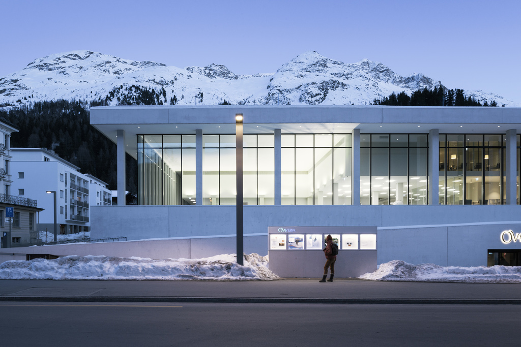 Ovaverva Stmoritz Piscina Highres B6804