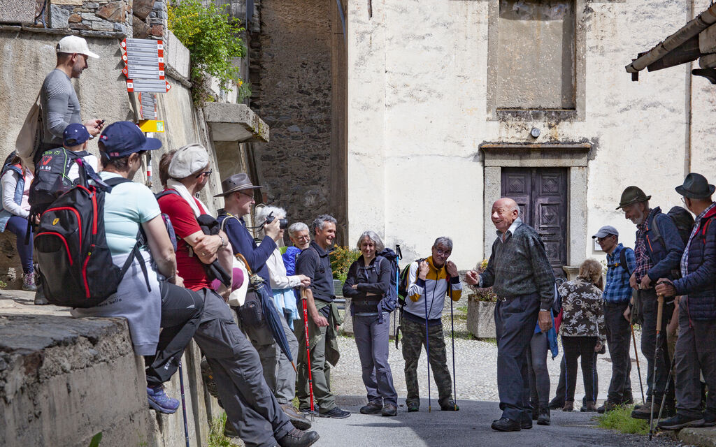 Sconfini Contrabbando 2421 D9521