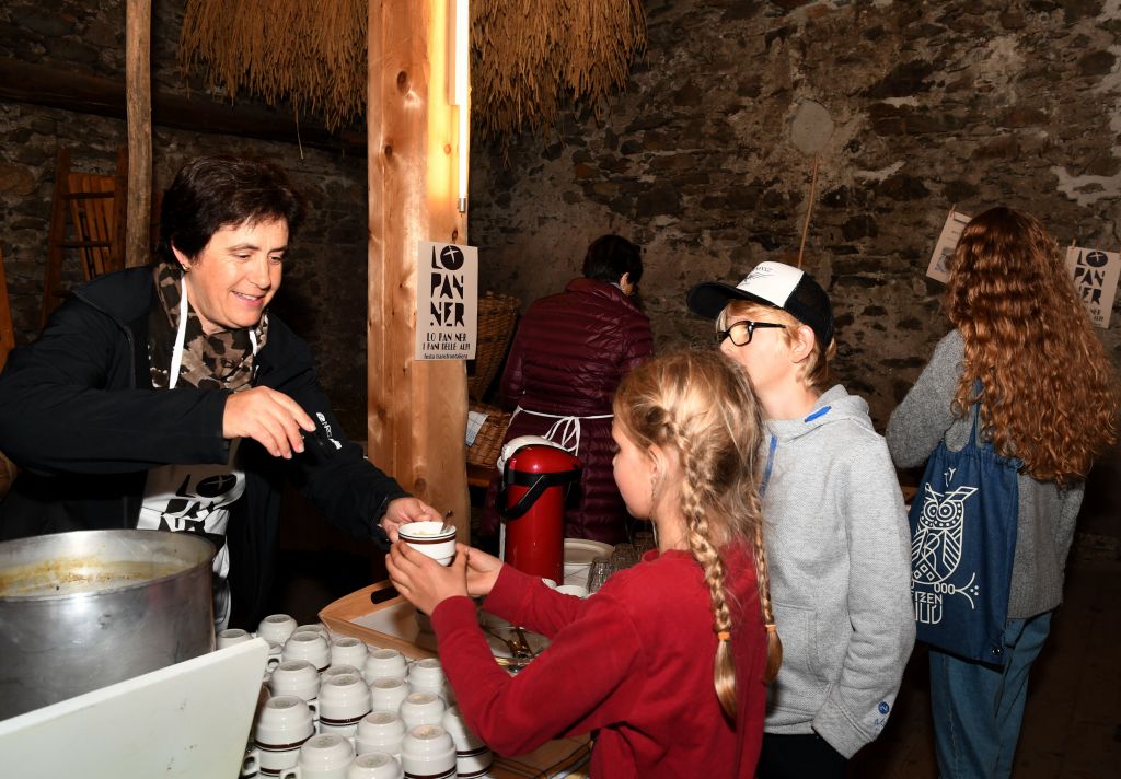 DSC_5892.jpg Res 1273 2cade60bb6c3f95a563b24c4773d4de9