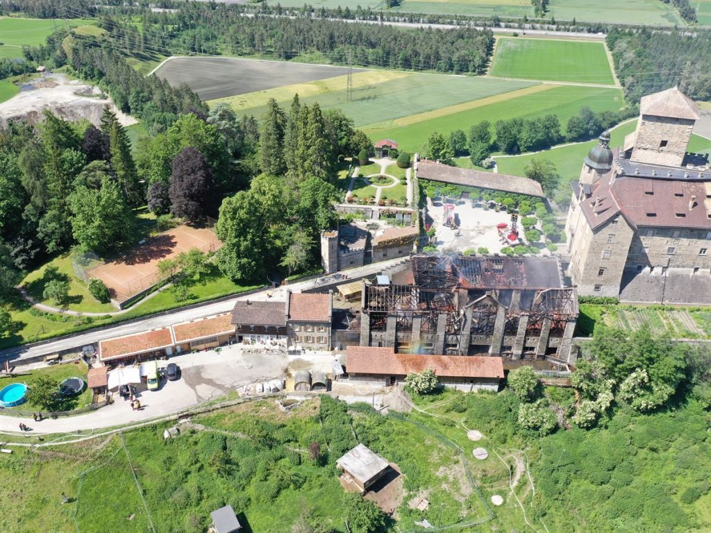 2019-06-19 Tomils Stallbrand4__w_1200__h_0.jpg Res 2097 E70b379dc9939a2eb2a3c04c149b44ac