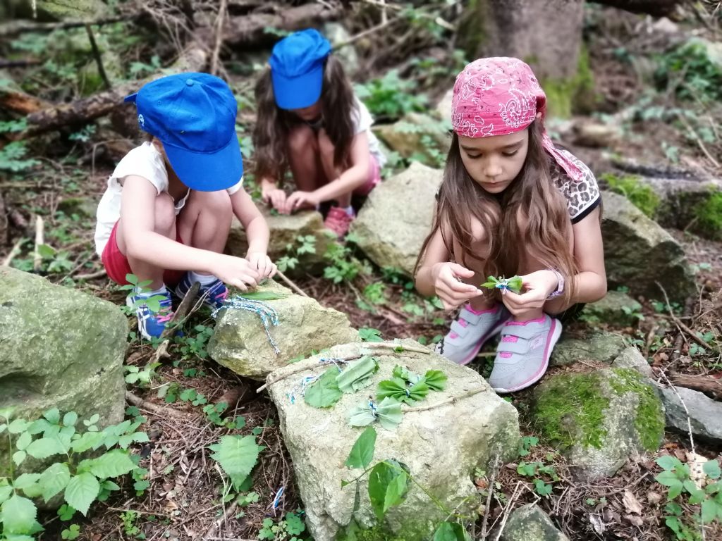 creare le decorazioni per apparechiare il tavolo.jpg Res 2278 7b76b90fd545fcb90c9ccb44543cd85a