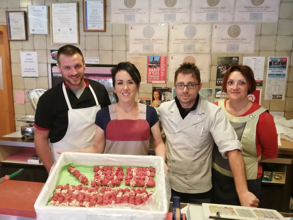 Macceleria Lardi ci ha sostenuto con 75 spiedinio.jpg Res 2278 9e7e95ea45c460b65e0314f2822ee6cb