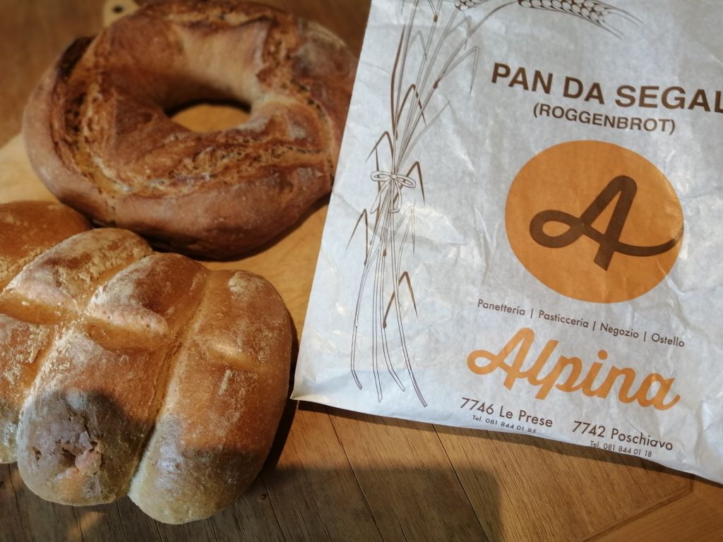 pane fresco dalla panetteria delle prese.jpg Res 2278 A3b2127837753930c37dae2c308171bf