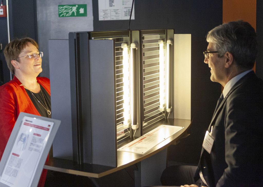 5_Nationaler-Bildungspreis_Gesichter-mischen.jpg Res 2721 A305d224be03d94ba6515831b332e578