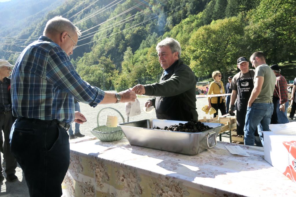 Pane e castagne 2021_8073.jpeg Res 4571 36b2eb604f8aa81772f1cfd74345fadd