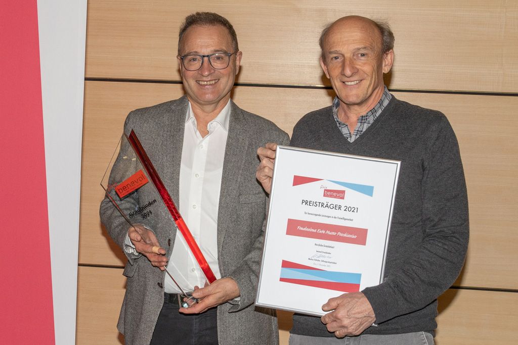 IMG_9902_1.jpg Res 4685 58a7b30f974d38d1d84f28f4ba24a119