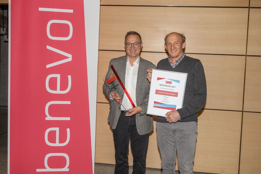 IMG_9902.jpg Res 4685 64cb9ac4b895af0734bceb3ec0853f5b