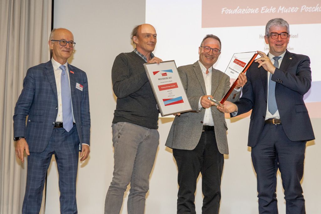 IMG_9885.jpg Res 4685 E95998eaa3649afa0546c5b4e4db88fa