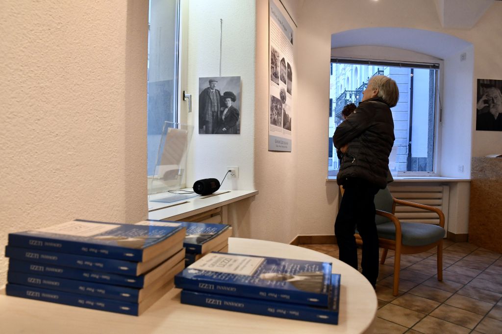 Mostra-Luzzi1031.jpeg Res 5676 077de40dade3b0e05b7e9e63bf7fe402