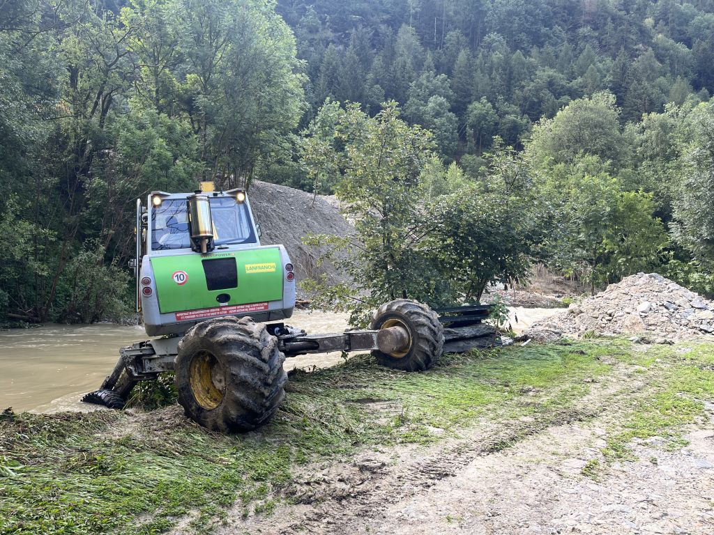 IMG-3605.jpg Res 6001 C76bb3d5c666573b532bf6828a3180b8