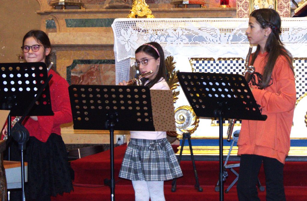 s32.jpg Res 6461 A027f896543e3fc89f6cf53f63c5332e