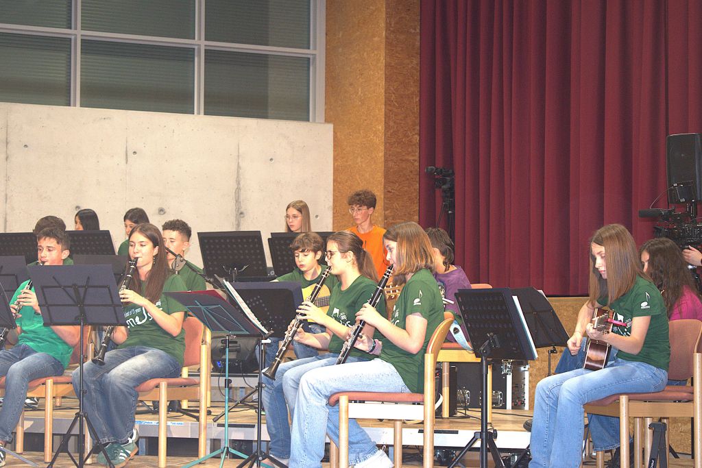 _DSC0037.jpg Res 8074 5f2cf38fcf18af94cfb7637d155934a8