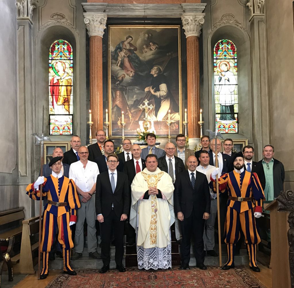 prada_prete.jpg Res 837 7a35791cfc630416b137b12f2bfbfbbd