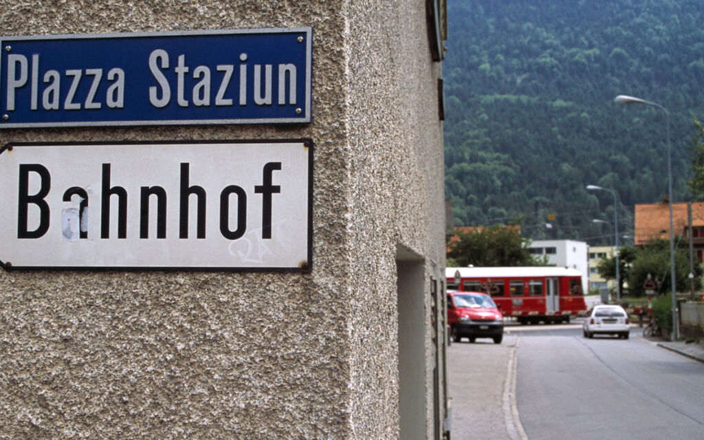 Italiano Romancio Tedesco Lingua158159026.HR 21563