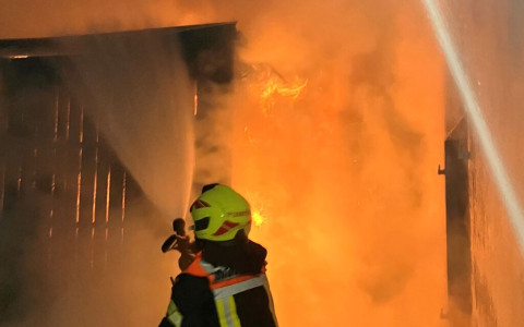 Ramosch: edificio distrutto da incendio