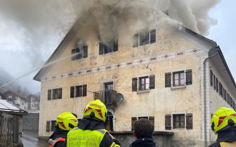 Strada: incendio in una fattoria