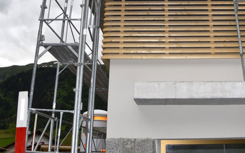 Curaglia: uomo muore cadendo da impalcatura