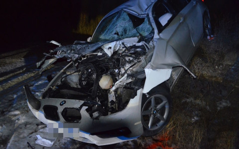 Pontresina: contromano in rotatoria e si ribalta